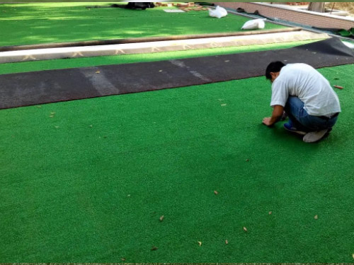 足球场草坪翻新的施工方案
